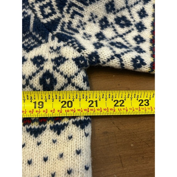 Women's Nordic Pattern Sweater - Picture 5 of 7